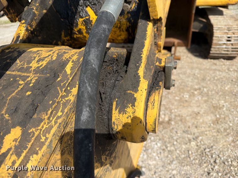 image for item EX3998 2005 Komatsu PC200-7 excavator
