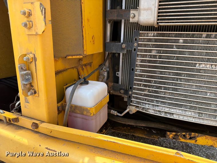 image for item EX3998 2005 Komatsu PC200-7 excavator