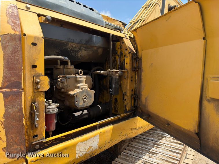 image for item EX3998 2005 Komatsu PC200-7 excavator