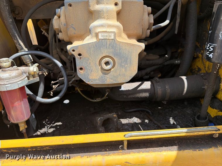 image for item EX3998 2005 Komatsu PC200-7 excavator