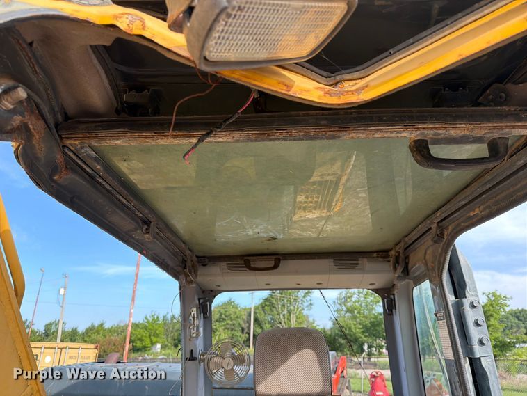 image for item EX3998 2005 Komatsu PC200-7 excavator