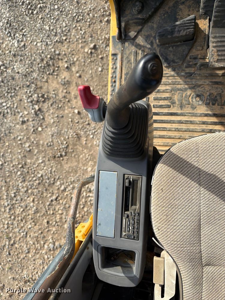 image for item EX3998 2005 Komatsu PC200-7 excavator