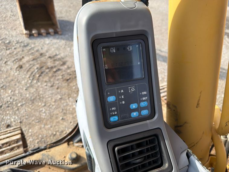 image for item EX3998 2005 Komatsu PC200-7 excavator
