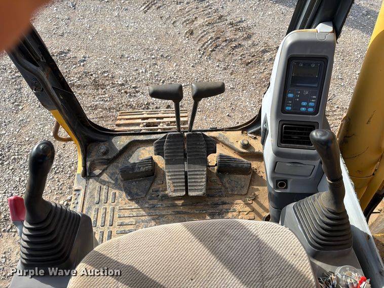 image for item EX3998 2005 Komatsu PC200-7 excavator