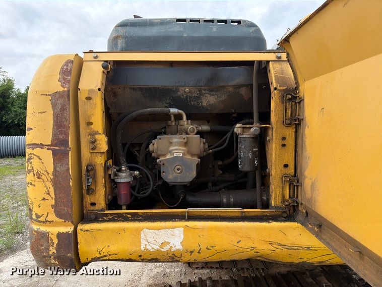 image for item EX3998 2005 Komatsu PC200-7 excavator