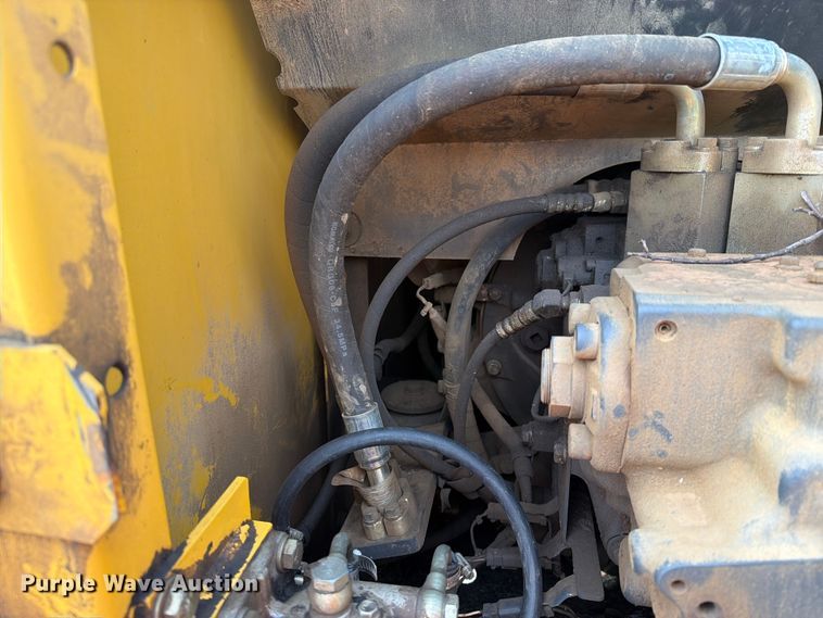 image for item EX3998 2005 Komatsu PC200-7 excavator