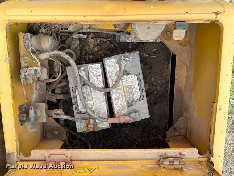 image for item EX3998 2005 Komatsu PC200-7 excavator