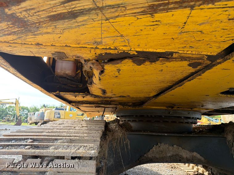 image for item EX3998 2005 Komatsu PC200-7 excavator
