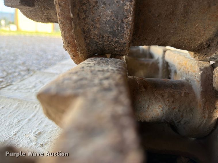 image for item EX3998 2005 Komatsu PC200-7 excavator