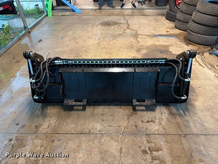 image for item EX4000 CAPTOK skid steer bucket