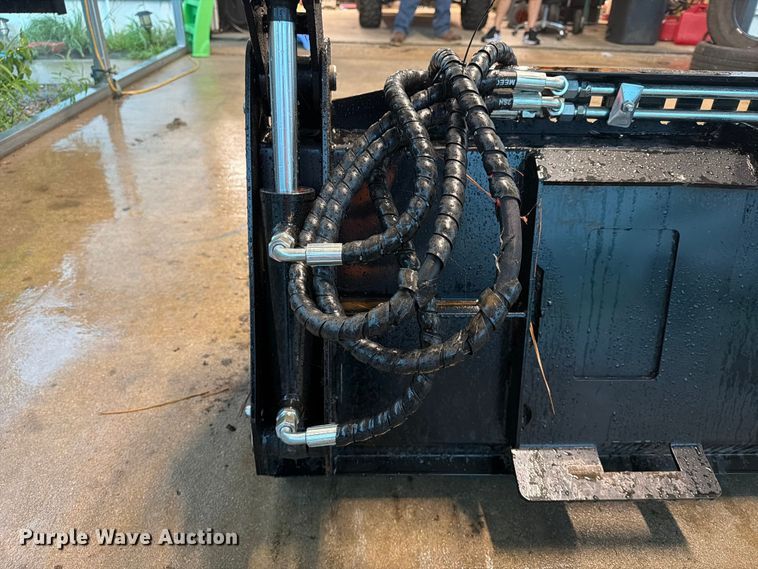 image for item EX4000 CAPTOK skid steer bucket