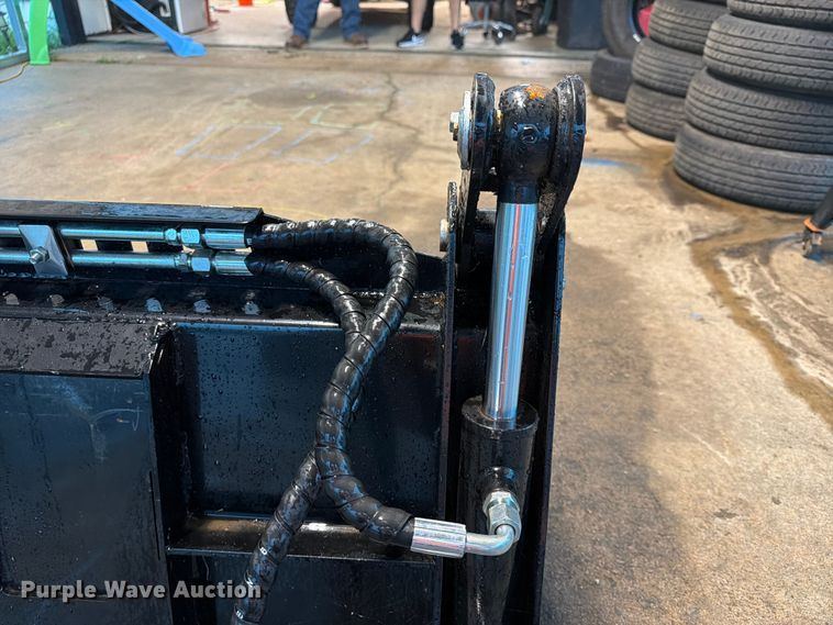 image for item EX4000 CAPTOK skid steer bucket