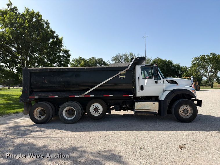 image for item EX4009 2019 International WorkStar 7600 dump truck