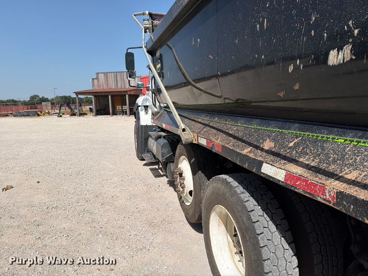image for item EX4009 2019 International WorkStar 7600 dump truck