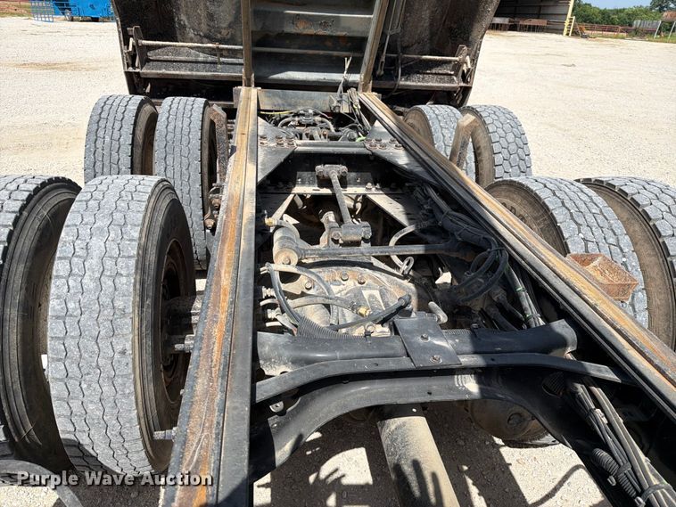 image for item EX4009 2019 International WorkStar 7600 dump truck