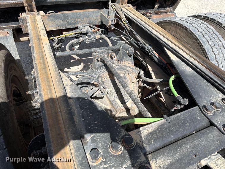 image for item EX4009 2019 International WorkStar 7600 dump truck