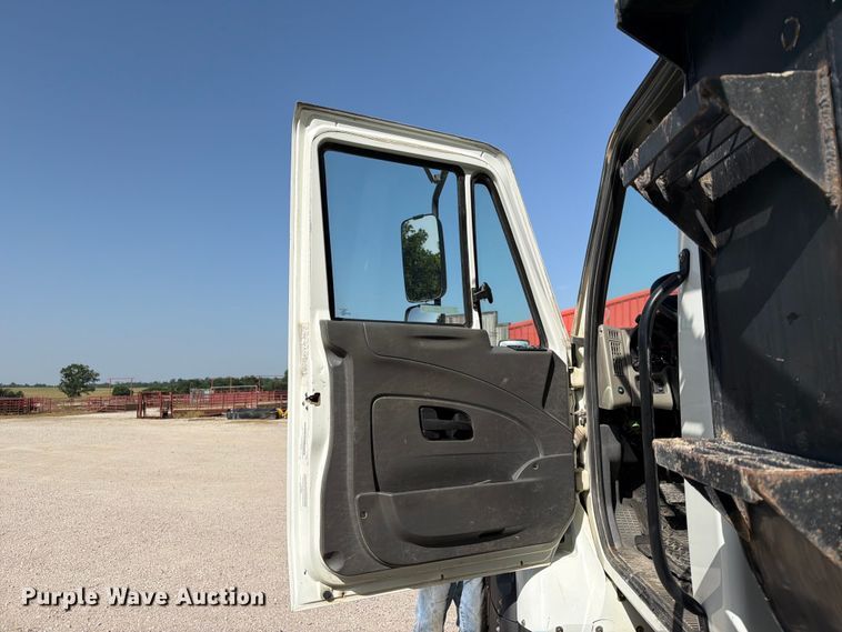 image for item EX4009 2019 International WorkStar 7600 dump truck