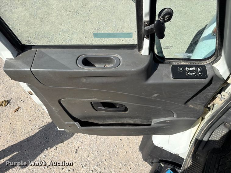 image for item EX4009 2019 International WorkStar 7600 dump truck