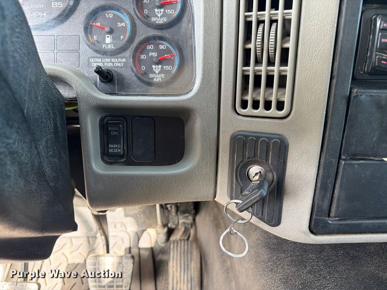 image for item EX4009 2019 International WorkStar 7600 dump truck