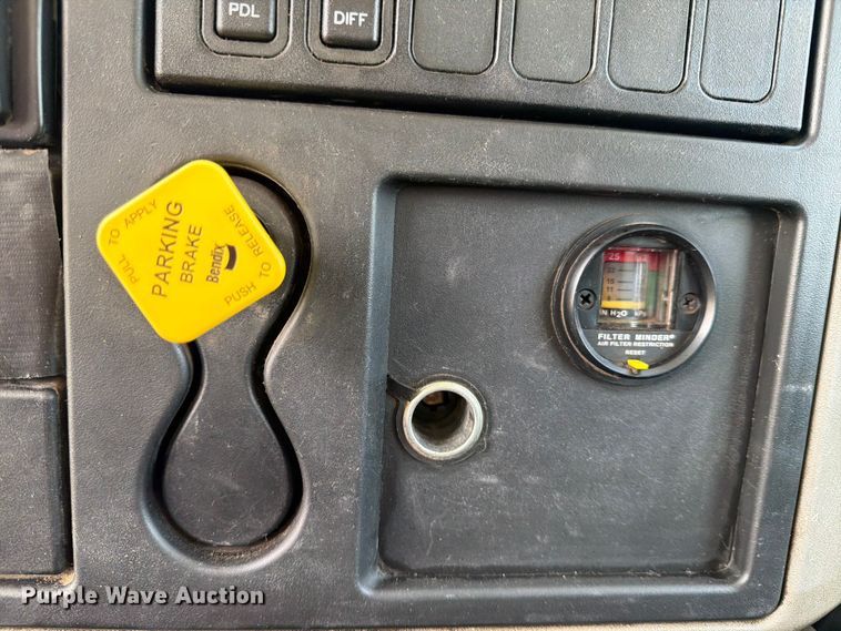 image for item EX4009 2019 International WorkStar 7600 dump truck