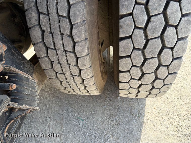 image for item EX4009 2019 International WorkStar 7600 dump truck