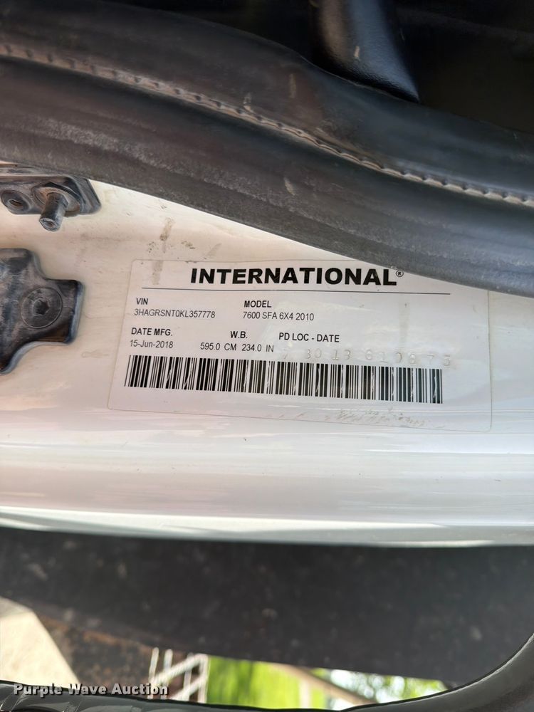image for item EX4009 2019 International WorkStar 7600 dump truck