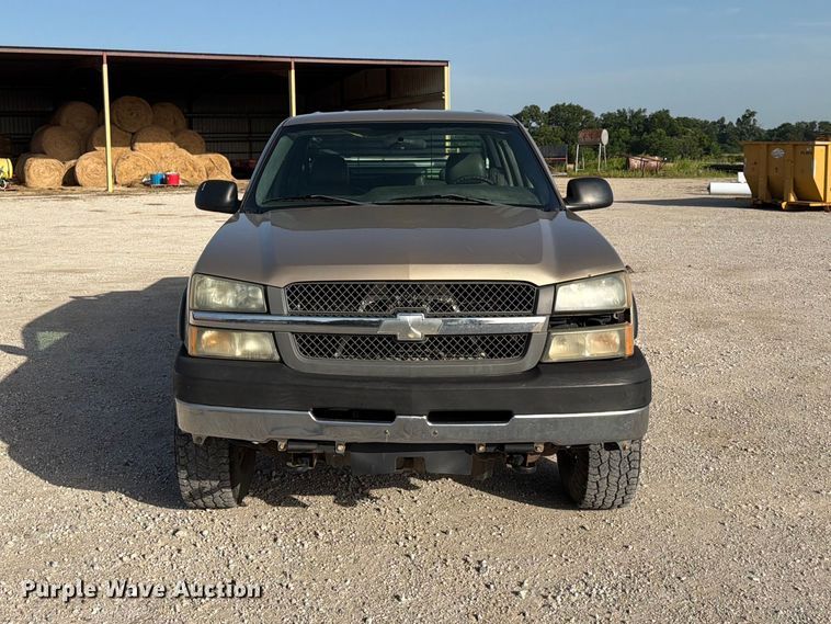 image for item EX4010 2004 Chevrolet Silverado 3500 Crew Cab pickup truck