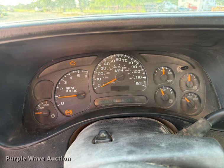 image for item EX4010 2004 Chevrolet Silverado 3500 Crew Cab pickup truck