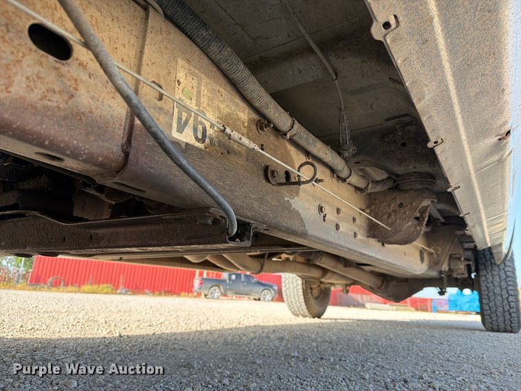 image for item EX4010 2004 Chevrolet Silverado 3500 Crew Cab pickup truck