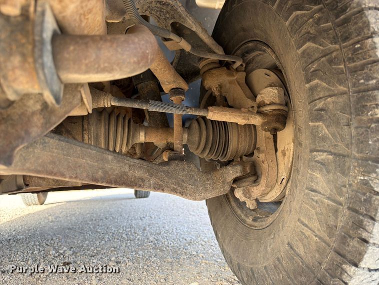 image for item EX4010 2004 Chevrolet Silverado 3500 Crew Cab pickup truck