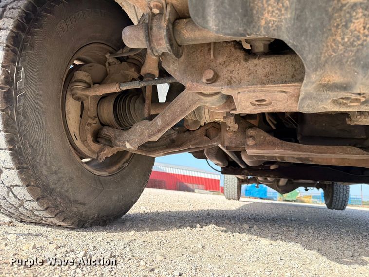 image for item EX4010 2004 Chevrolet Silverado 3500 Crew Cab pickup truck