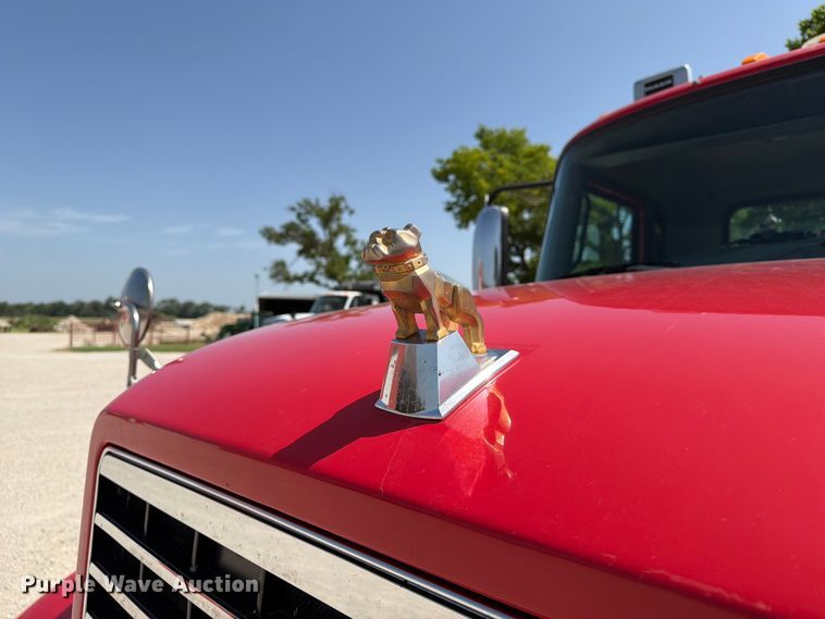 image for item EX4012 2014 Mack CHU613 semi truck