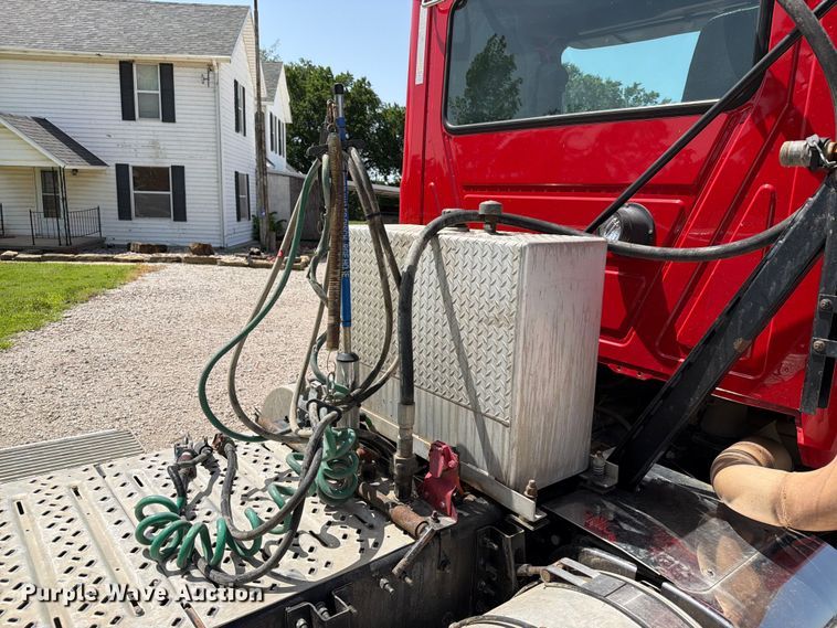 image for item EX4012 2014 Mack CHU613 semi truck