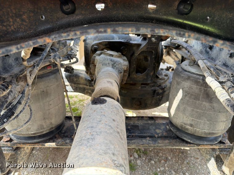 image for item EX4012 2014 Mack CHU613 semi truck