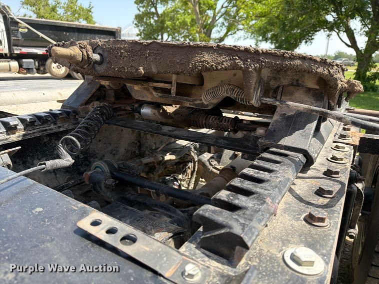 image for item EX4012 2014 Mack CHU613 semi truck