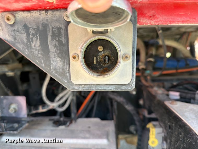 image for item EX4012 2014 Mack CHU613 semi truck