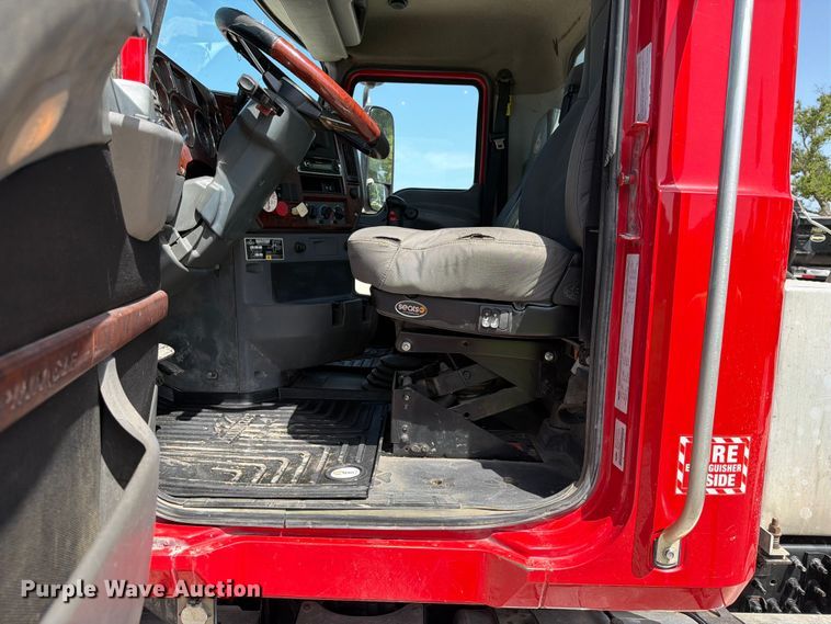image for item EX4012 2014 Mack CHU613 semi truck