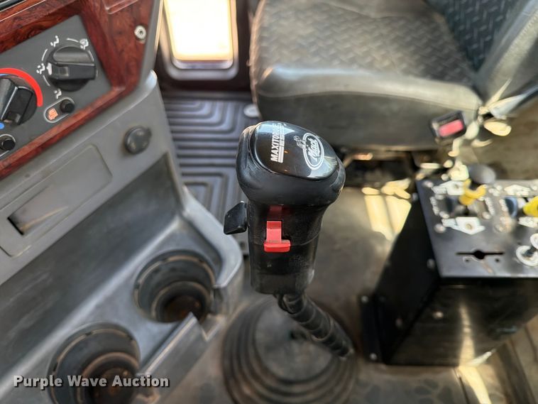 image for item EX4012 2014 Mack CHU613 semi truck
