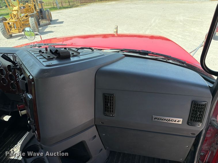 image for item EX4012 2014 Mack CHU613 semi truck
