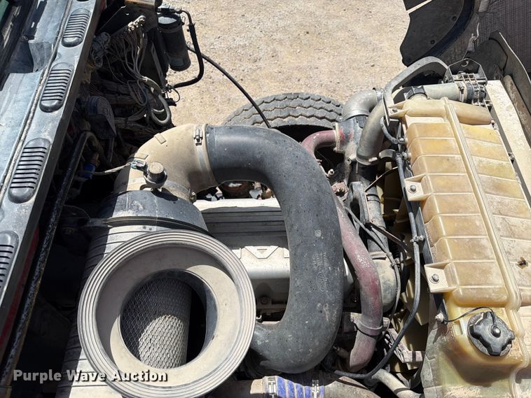 image for item EX4012 2014 Mack CHU613 semi truck