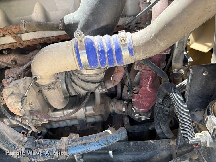 image for item EX4012 2014 Mack CHU613 semi truck