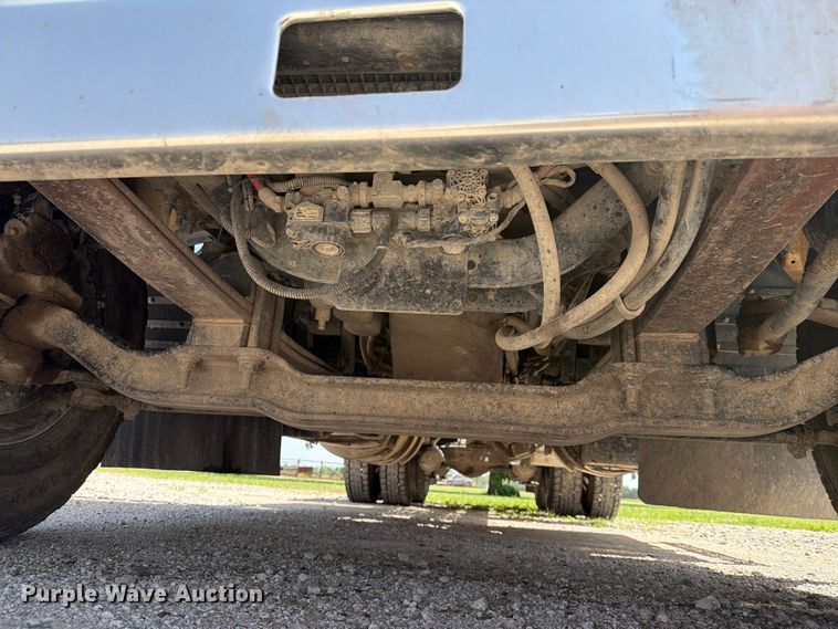 image for item EX4012 2014 Mack CHU613 semi truck