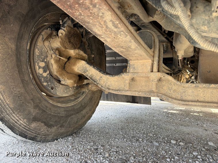 image for item EX4012 2014 Mack CHU613 semi truck