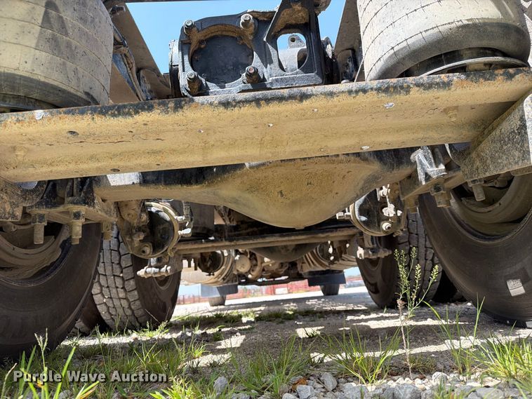 image for item EX4012 2014 Mack CHU613 semi truck