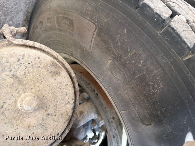 image for item EX4012 2014 Mack CHU613 semi truck