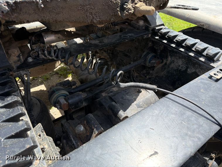 image for item EX4012 2014 Mack CHU613 semi truck
