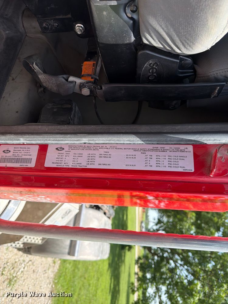 image for item EX4012 2014 Mack CHU613 semi truck