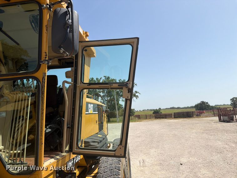image for item EX4013 2003 Caterpillar 160H motor grader
