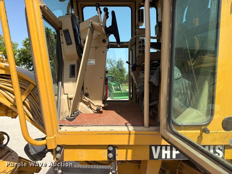 image for item EX4013 2003 Caterpillar 160H motor grader