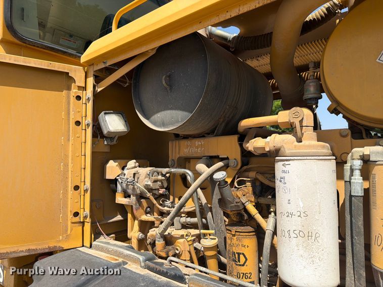 image for item EX4013 2003 Caterpillar 160H motor grader